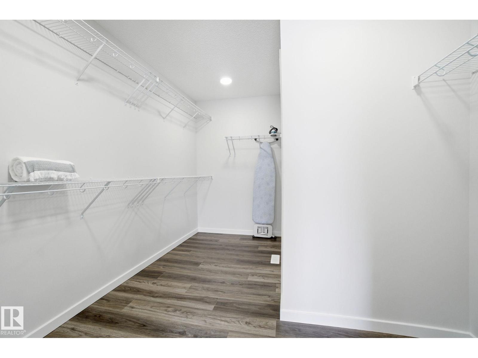 319 29 ST SW SW - 32