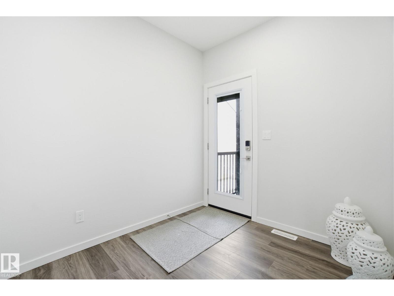 319 29 ST SW SW - 5