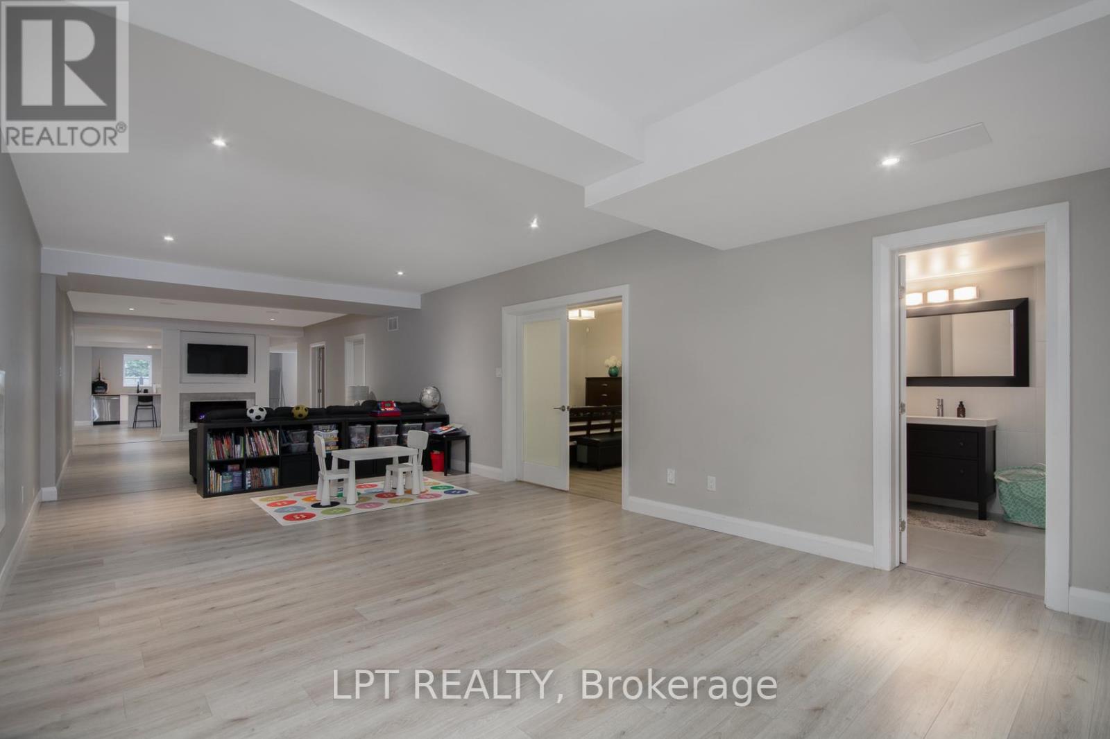 847 WALKLEY ROAD — photo 36