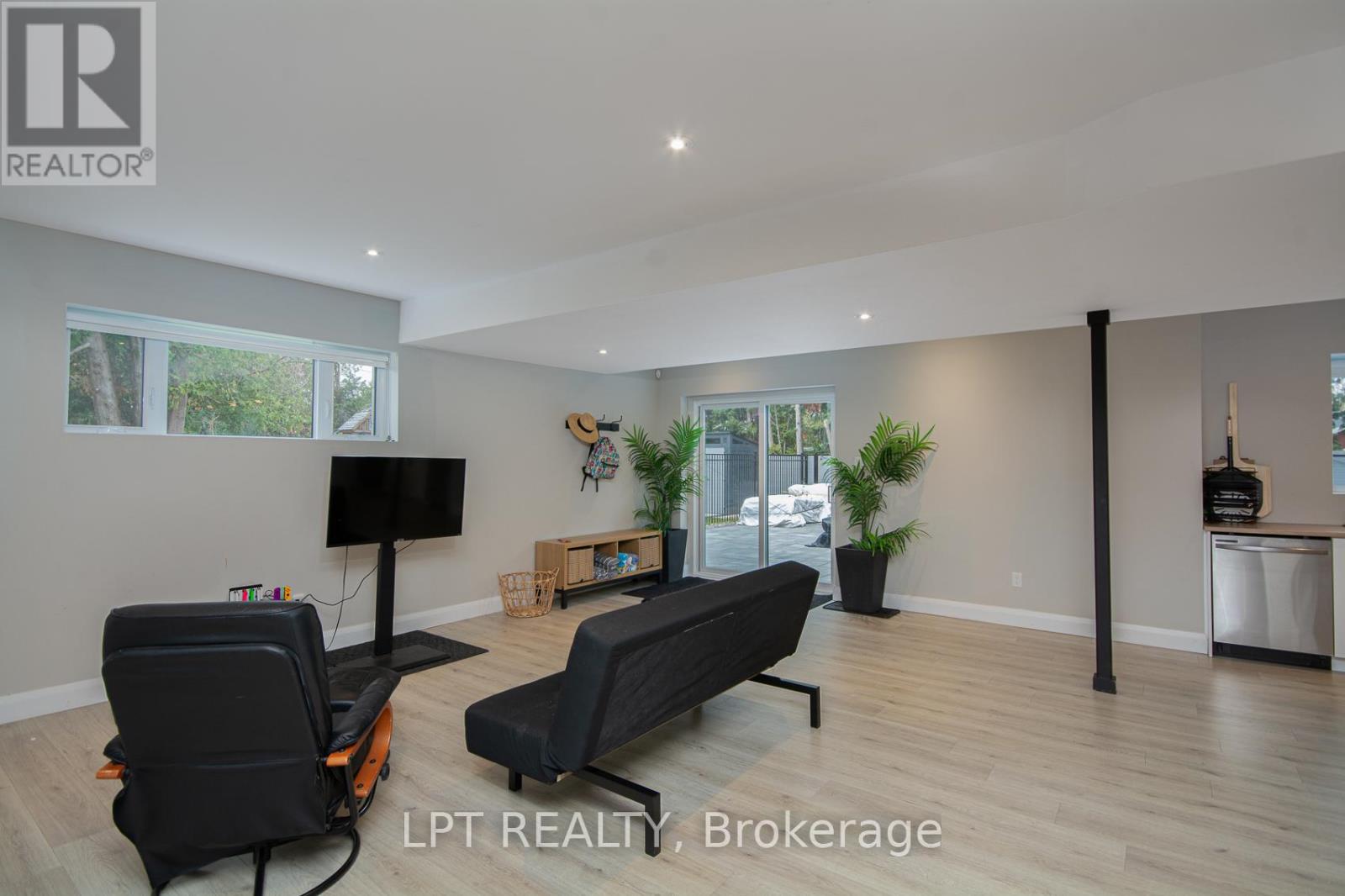 847 WALKLEY ROAD — photo 41
