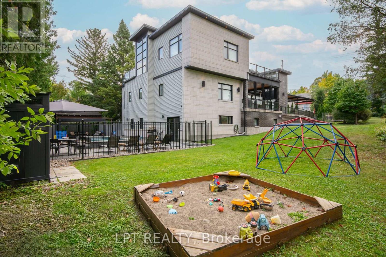 847 WALKLEY ROAD — photo 47