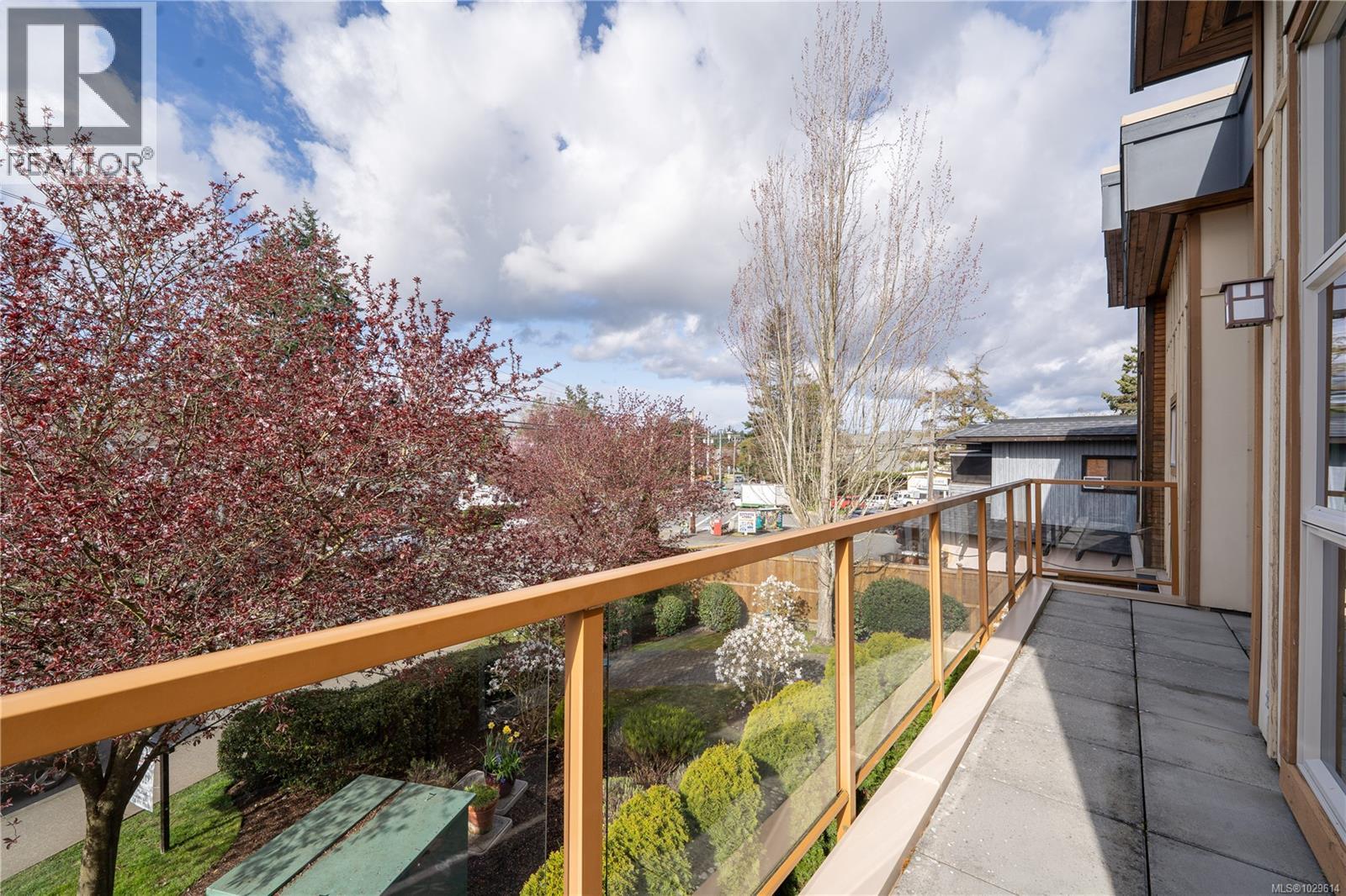 204 10421 Resthaven Drive, Sidney