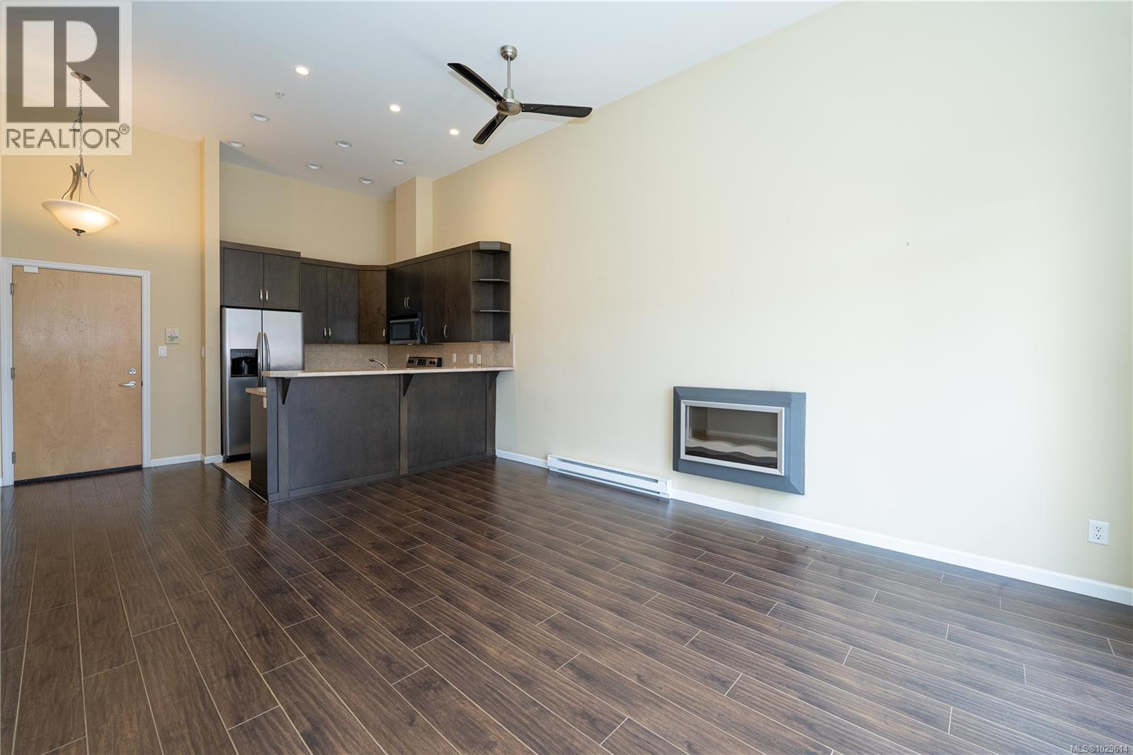 204 10421 Resthaven Drive, Sidney