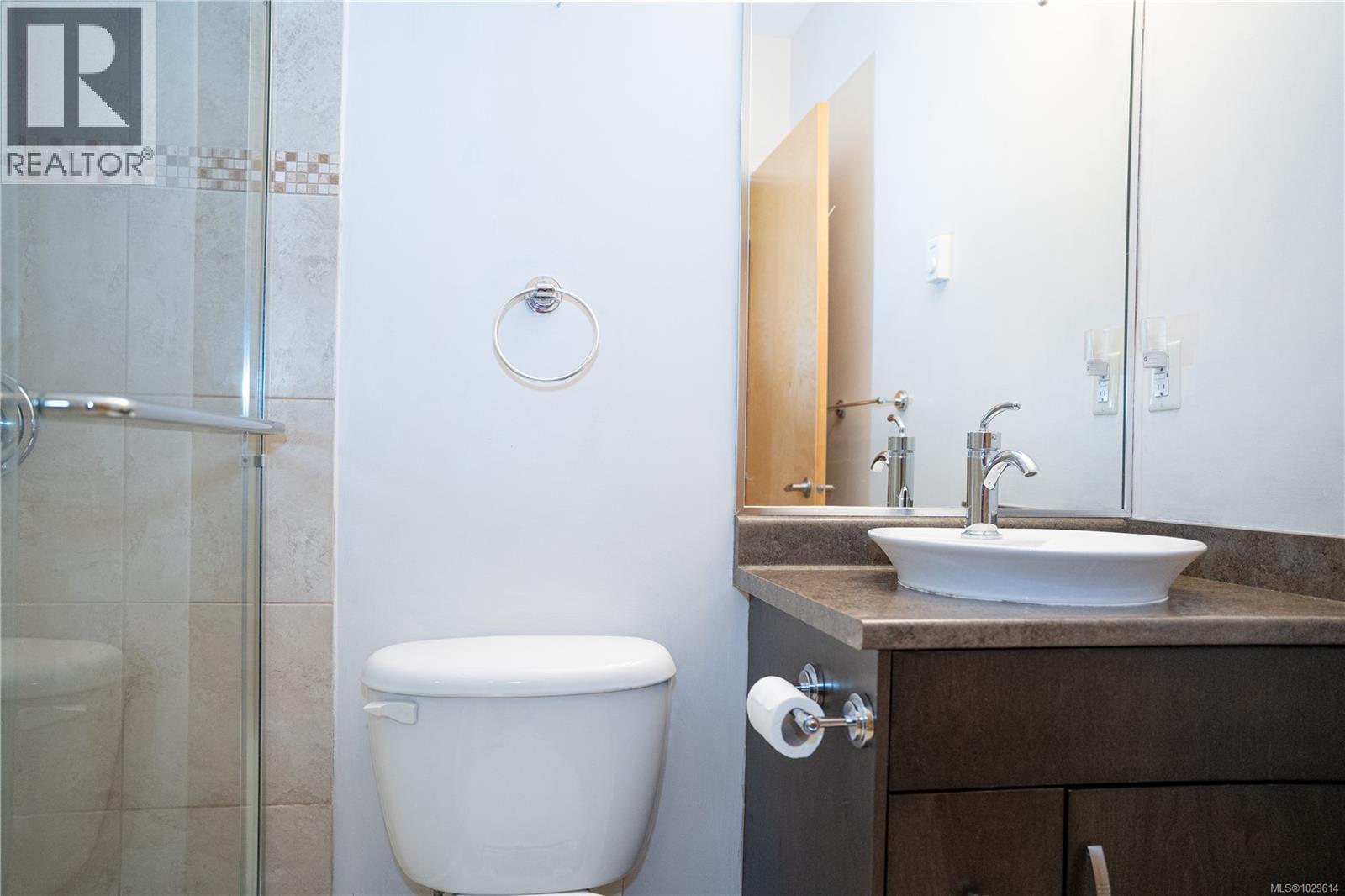 204 10421 Resthaven Drive, Sidney