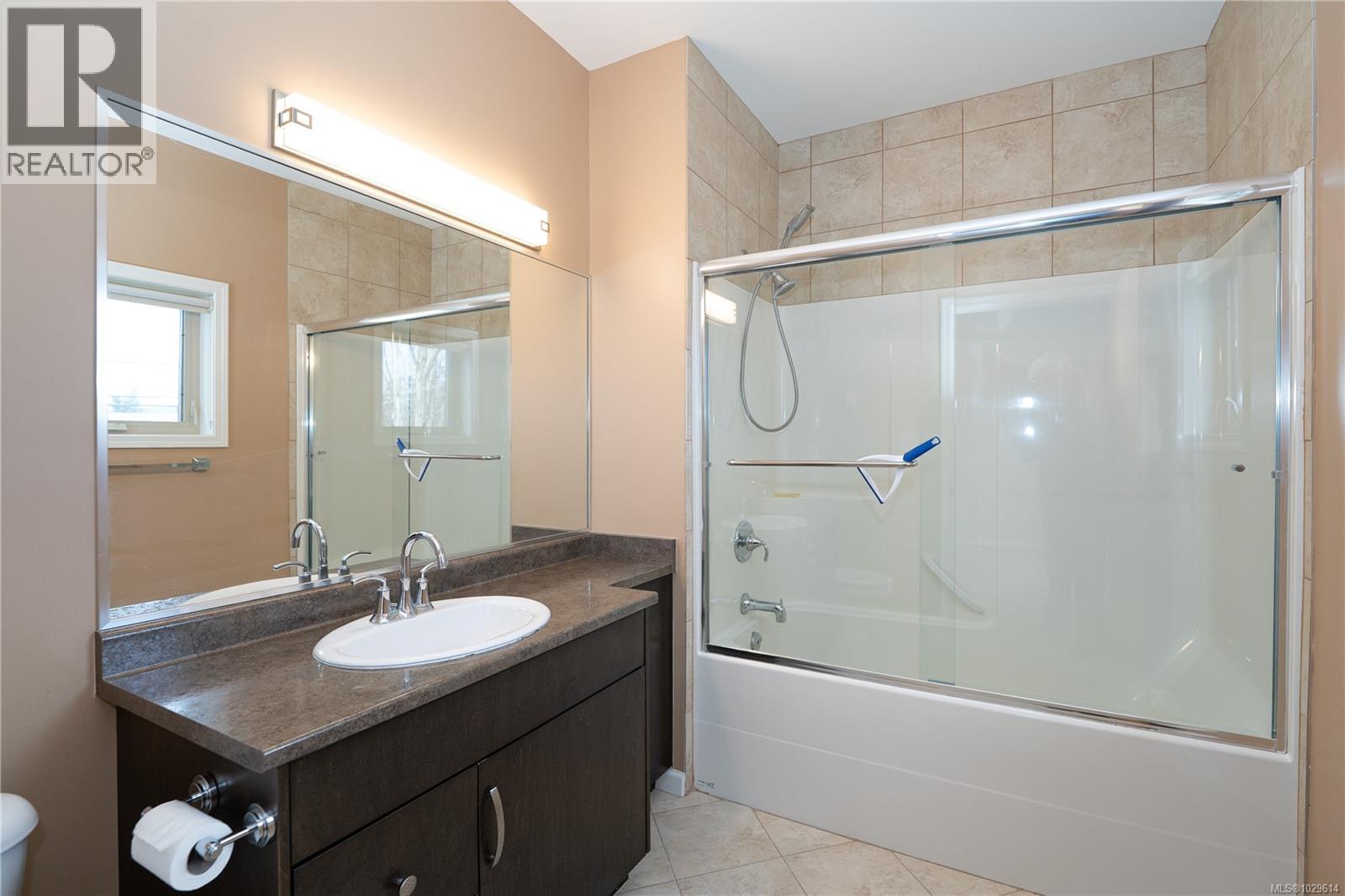 204 10421 Resthaven Drive, Sidney