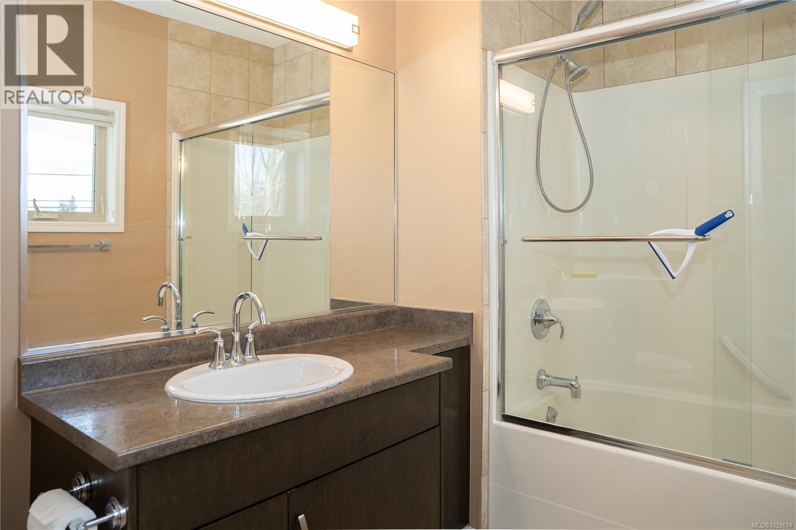 204 10421 Resthaven Drive, Sidney