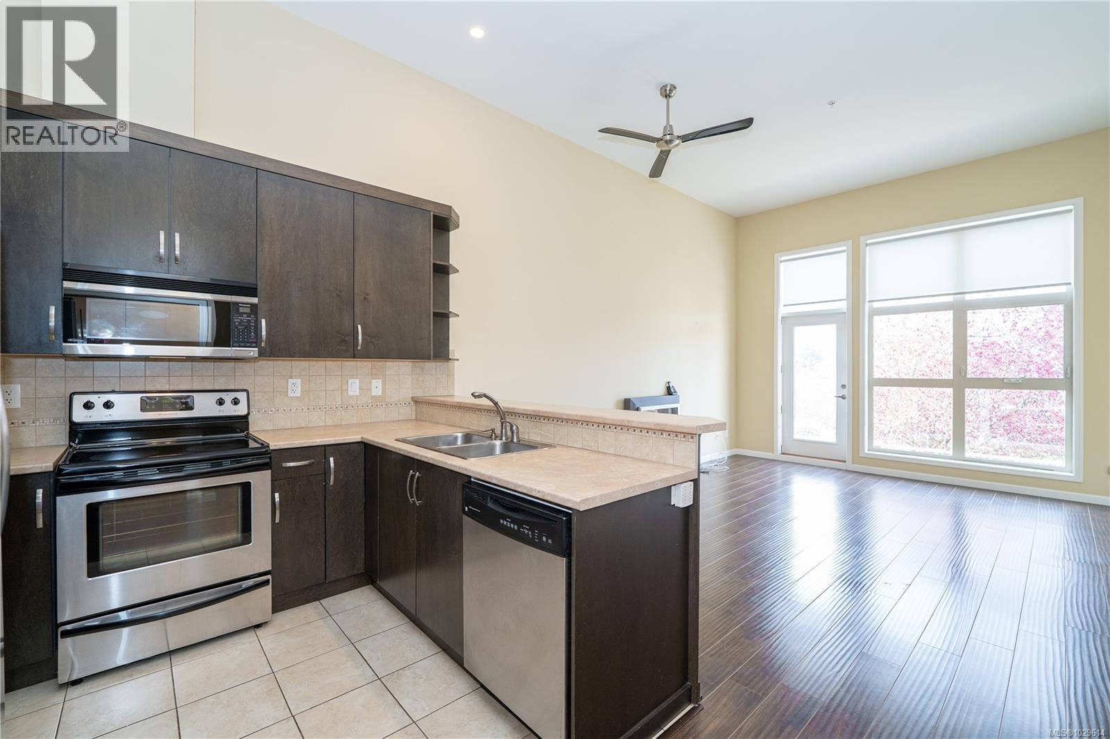 204 10421 Resthaven Drive, Sidney