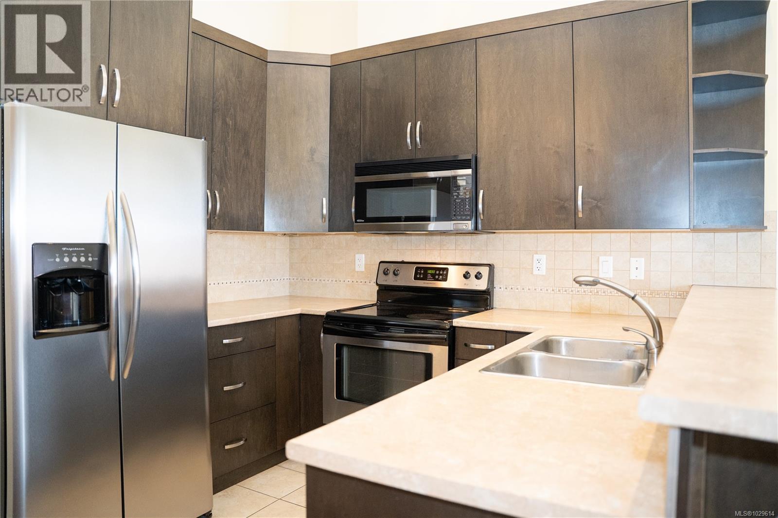 204 10421 Resthaven Drive, Sidney