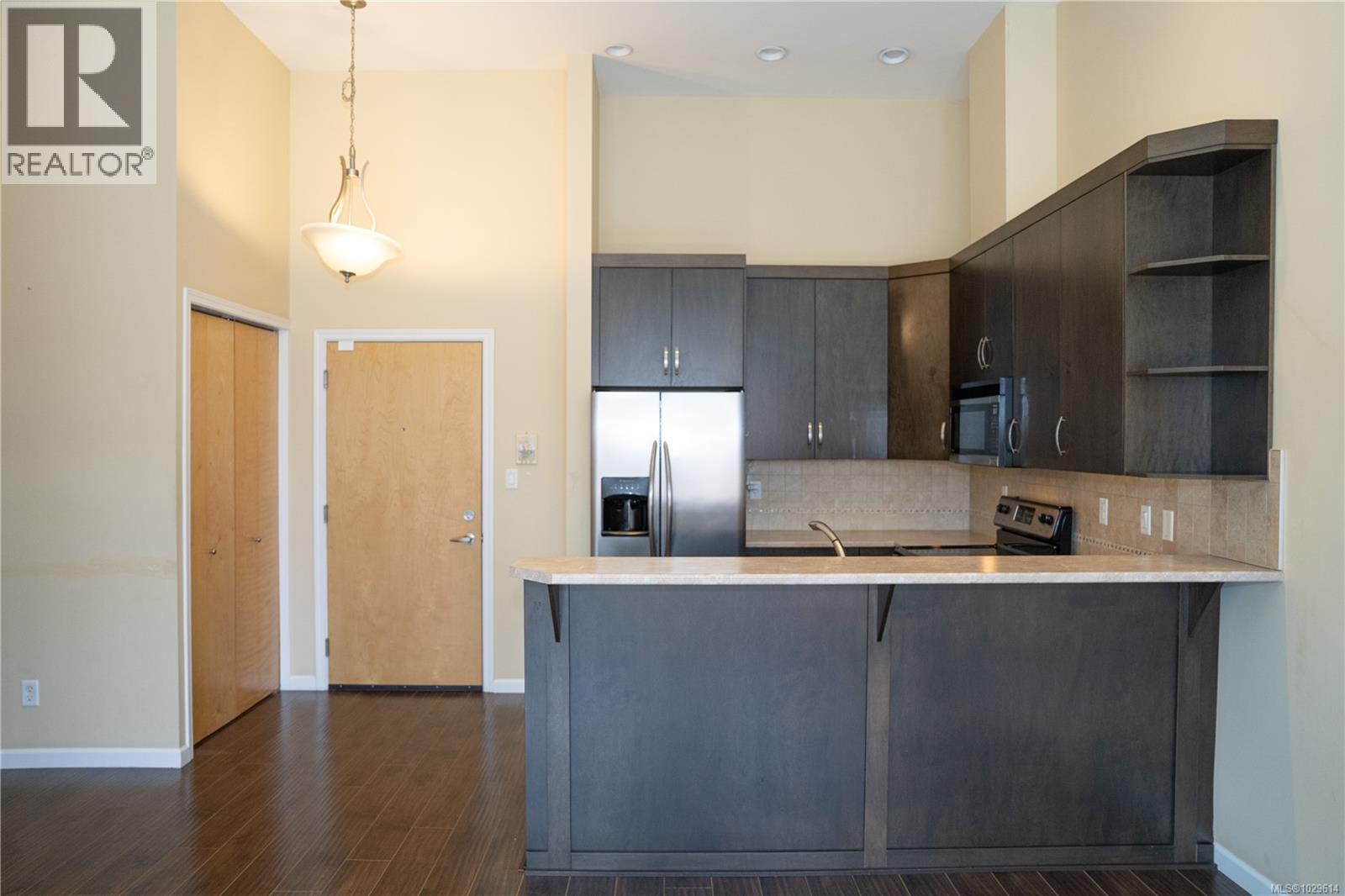 204 10421 Resthaven Drive, Sidney