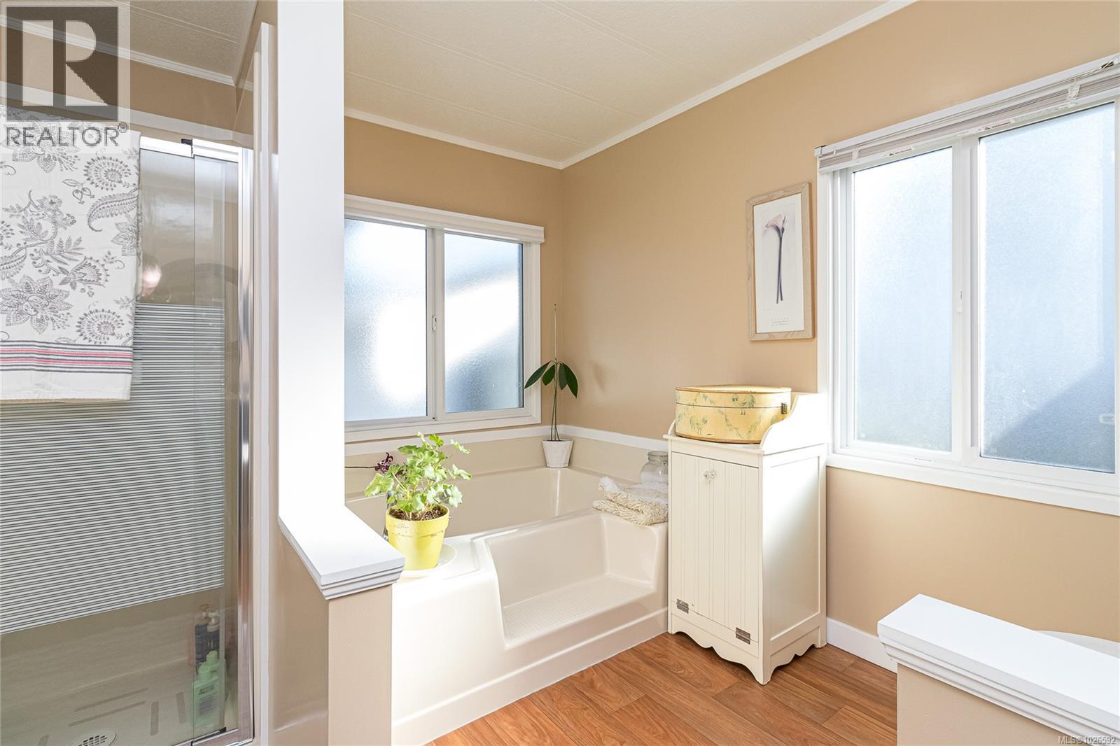 #10 1498 ADMIRALS RD - 11