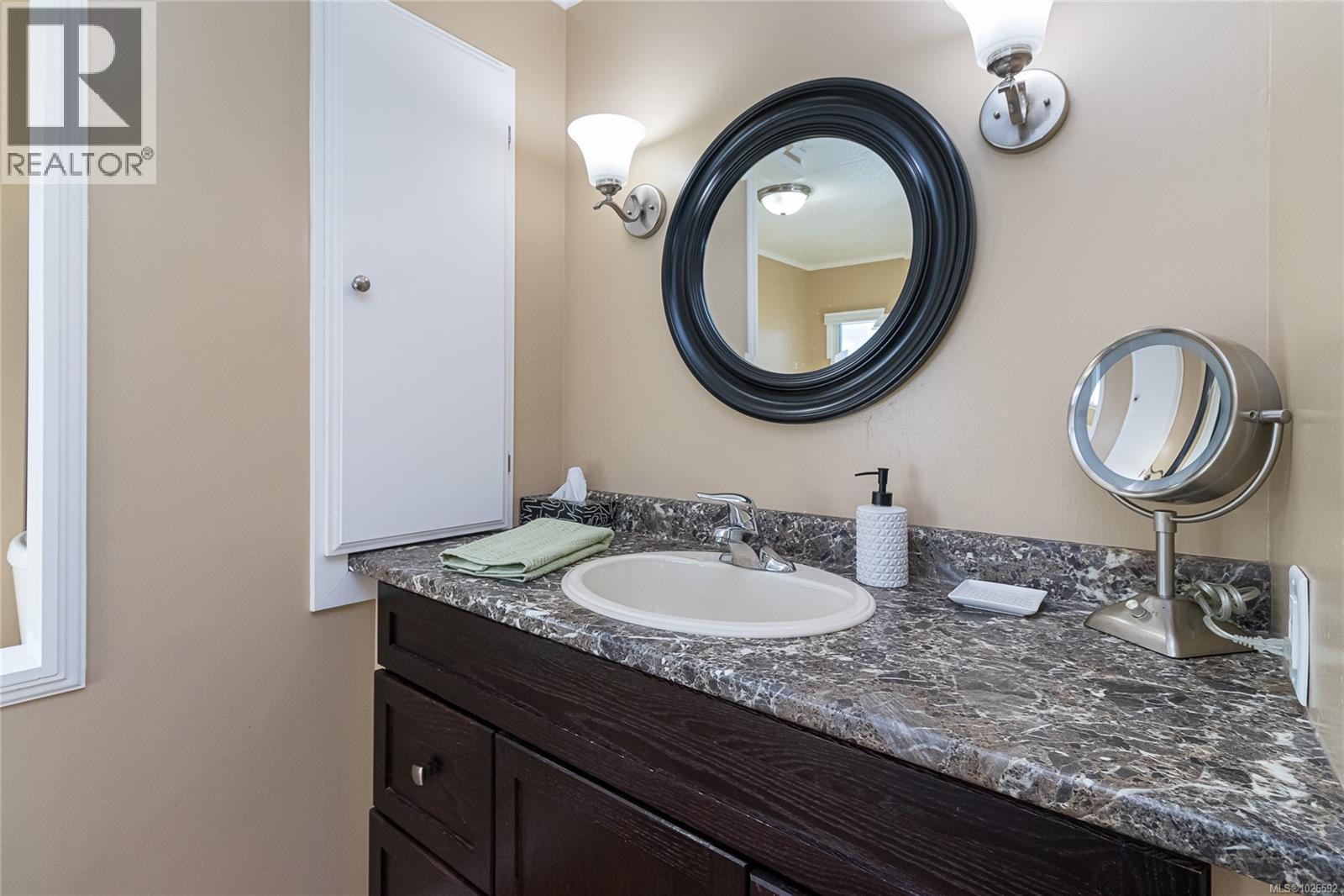 #10 1498 ADMIRALS RD - 12