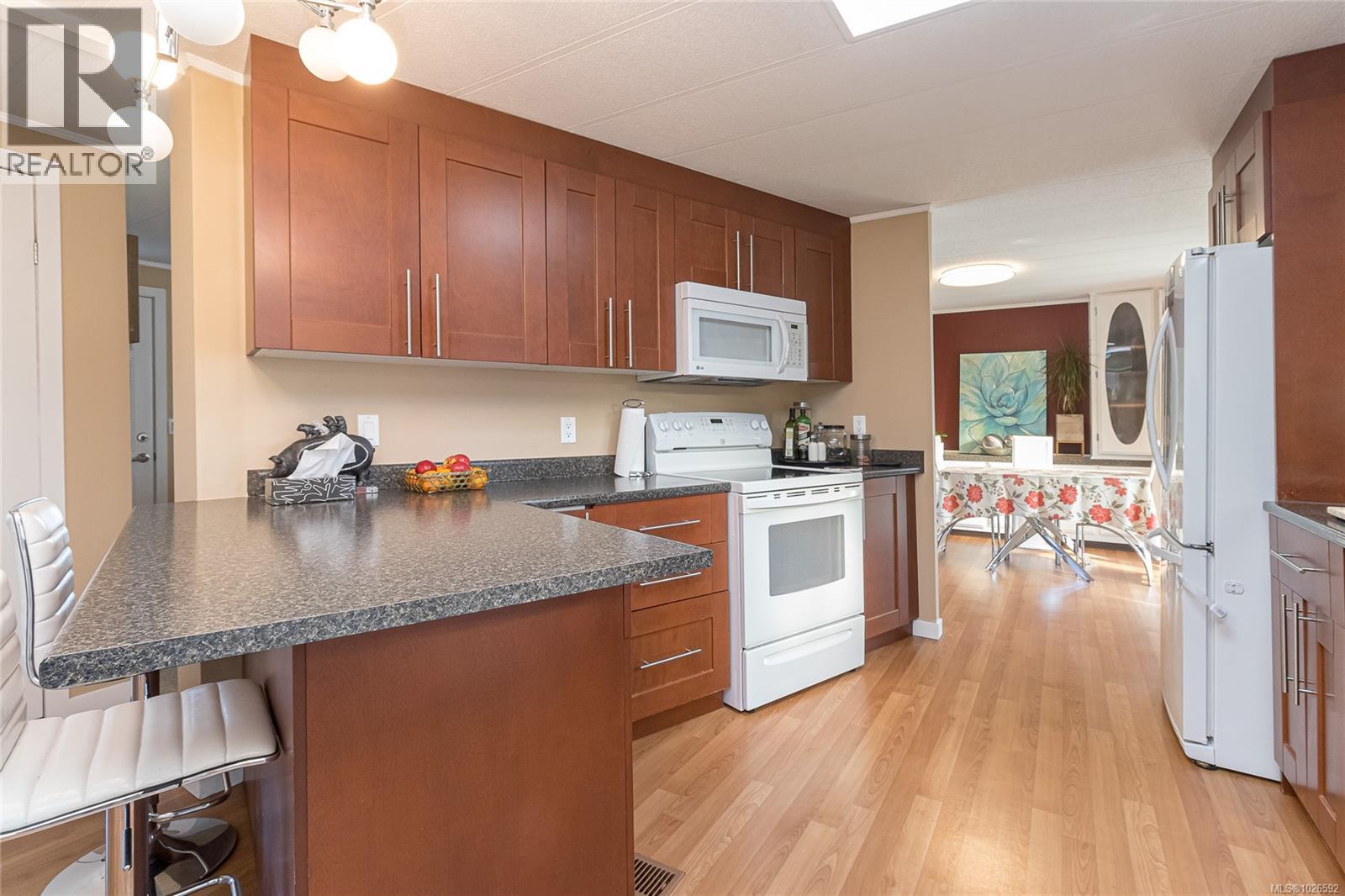 #10 1498 ADMIRALS RD - 7