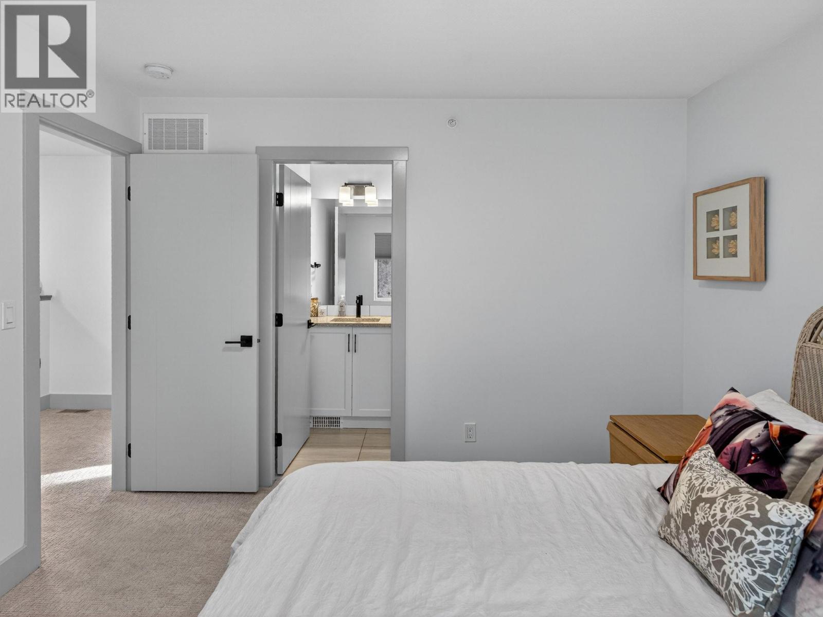 #6 269 DIAMOND WAY - 22