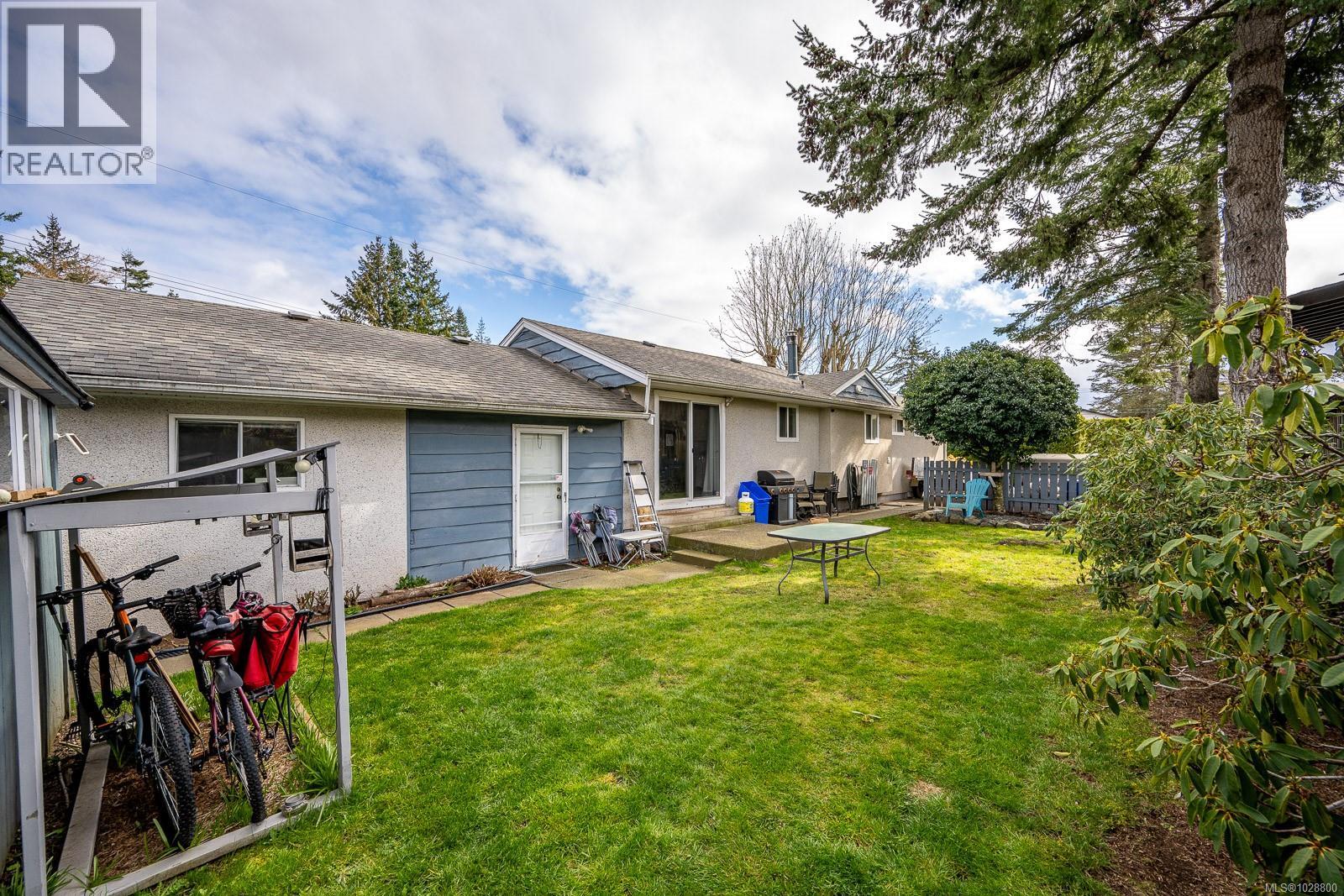 533 Salish St - 10