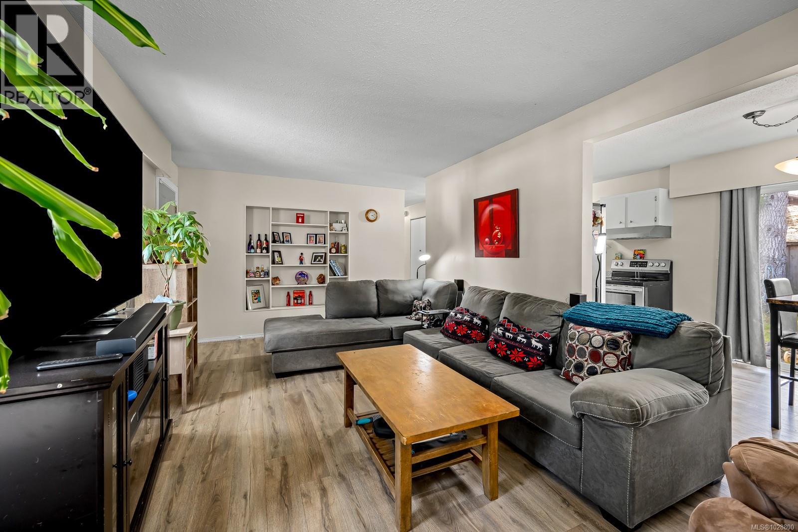 533 Salish St - 17
