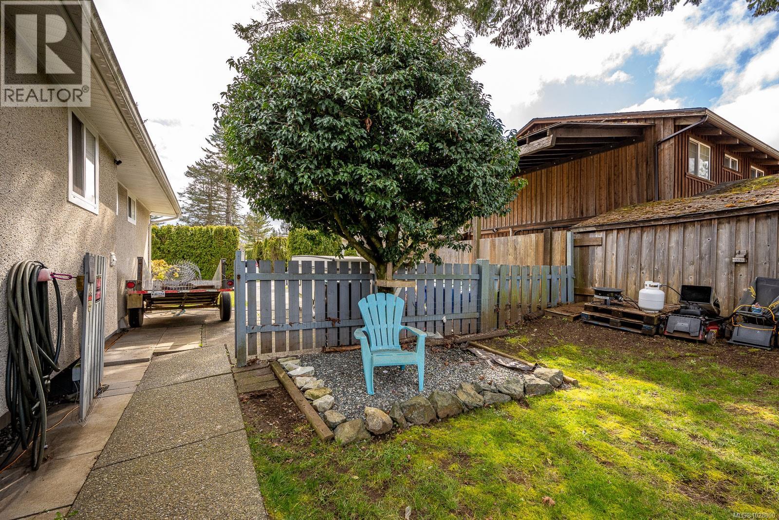 533 Salish St - 13