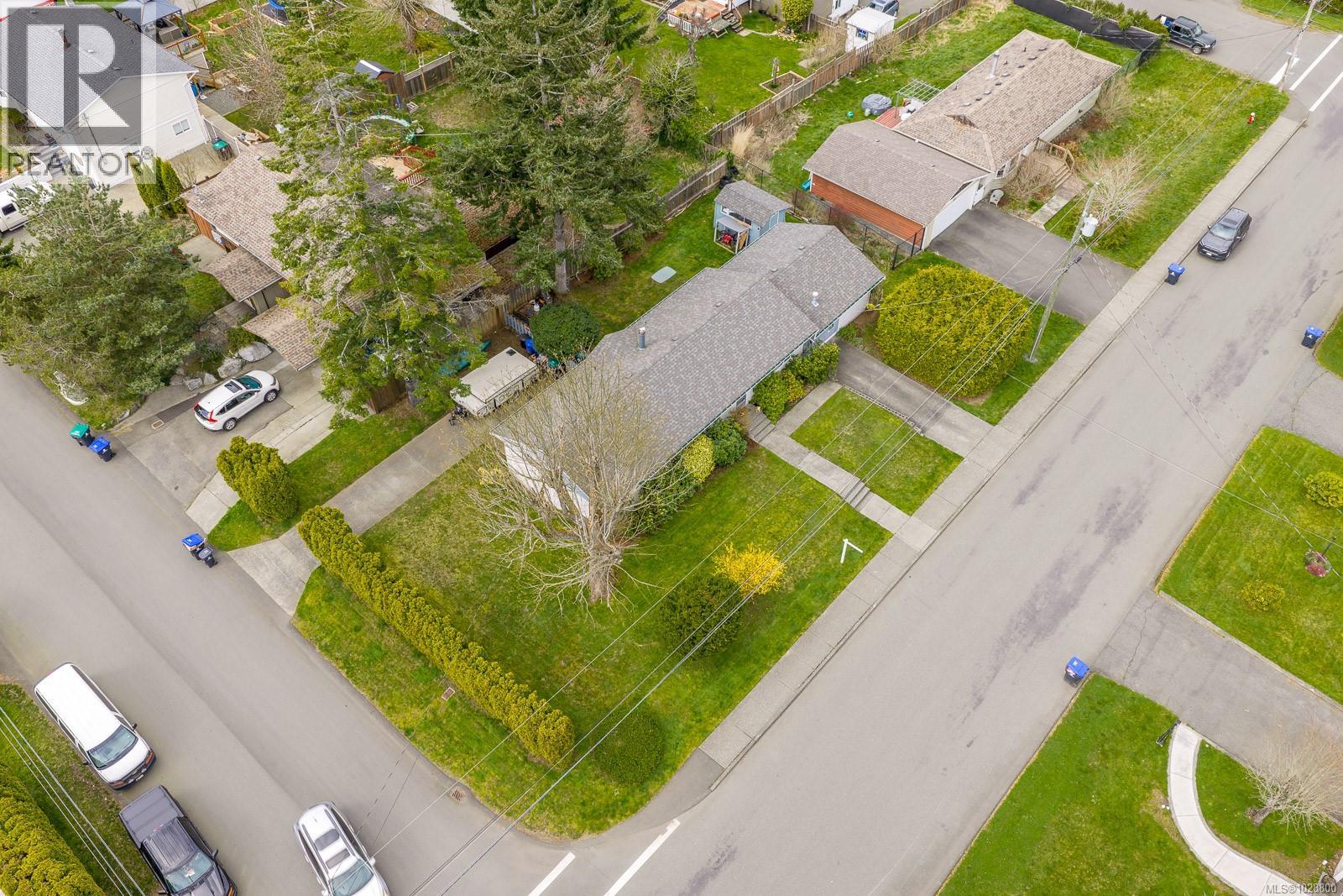 533 Salish St - 40