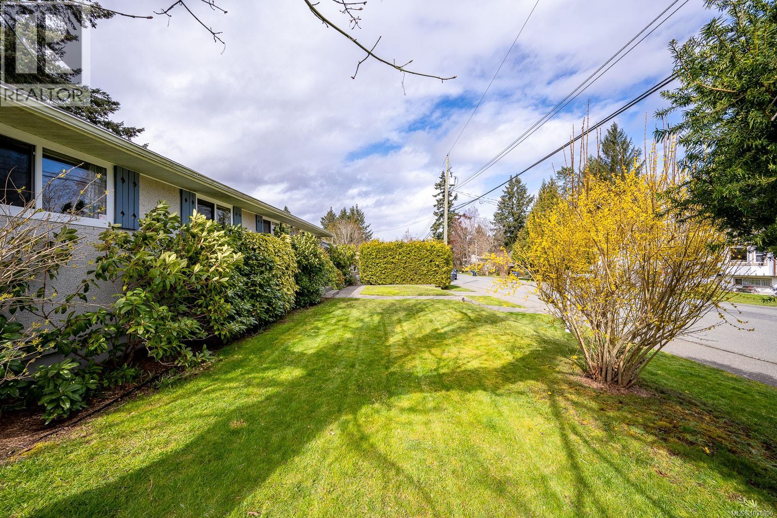 533 Salish St - 43