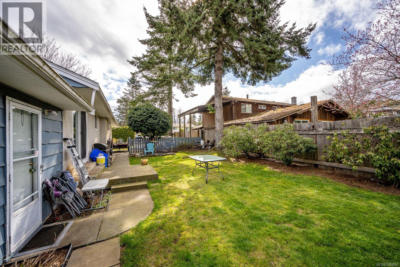 533 Salish St - 11
