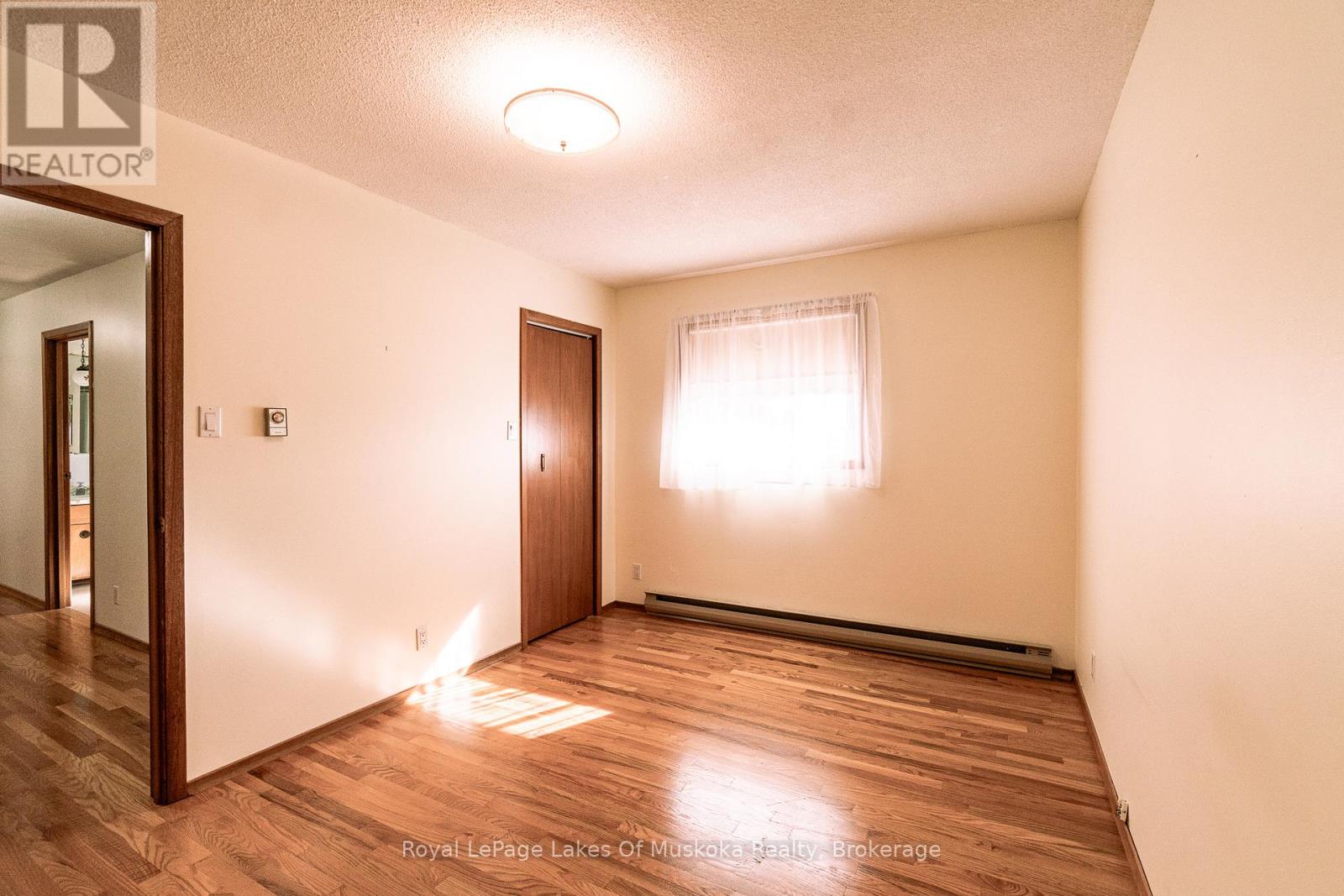 96 520 HIGHWAY W - 20