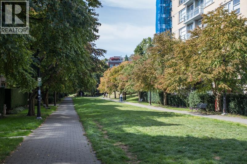 404 2768 CRANBERRY DRIVE