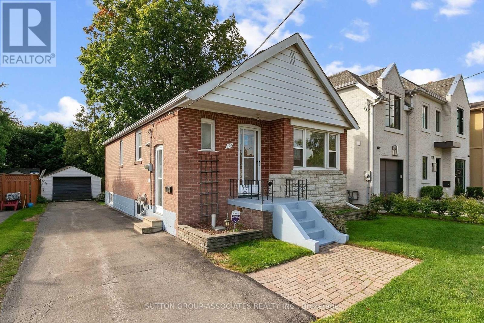 Listing photo of 121 YARDLEY AVENUE