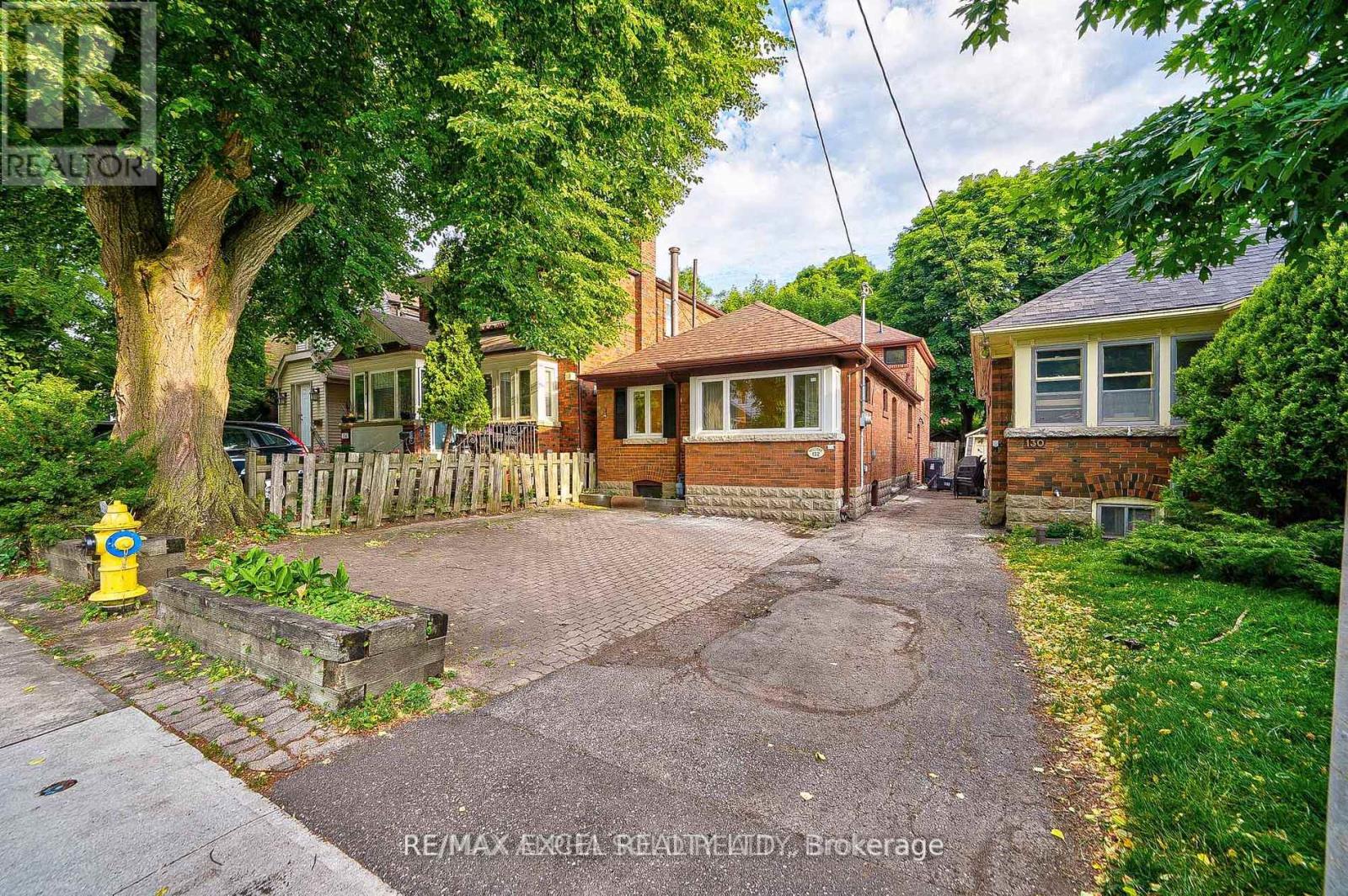 132 GLENGARRY AVENUE