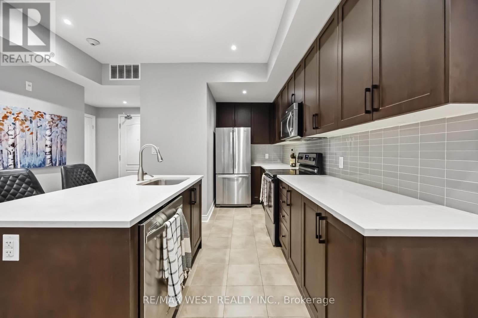 #32 3905 MAJOR MACKENZIE DRIVE - 15