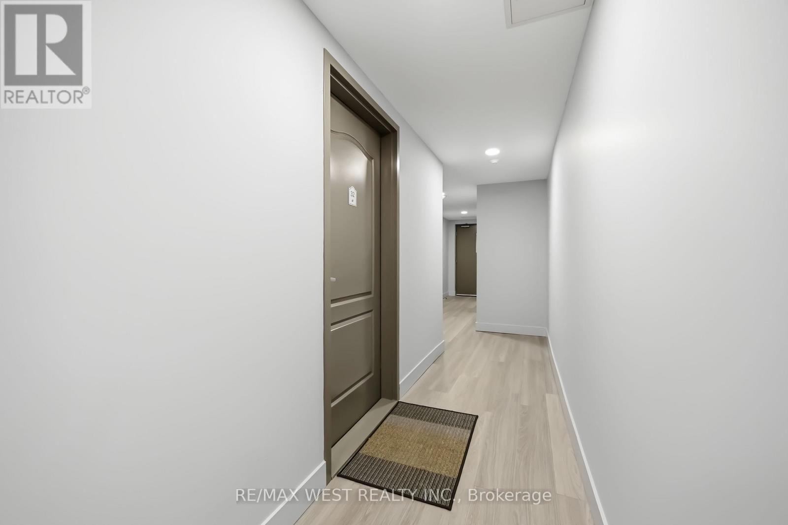 #32 3905 MAJOR MACKENZIE DRIVE - 2