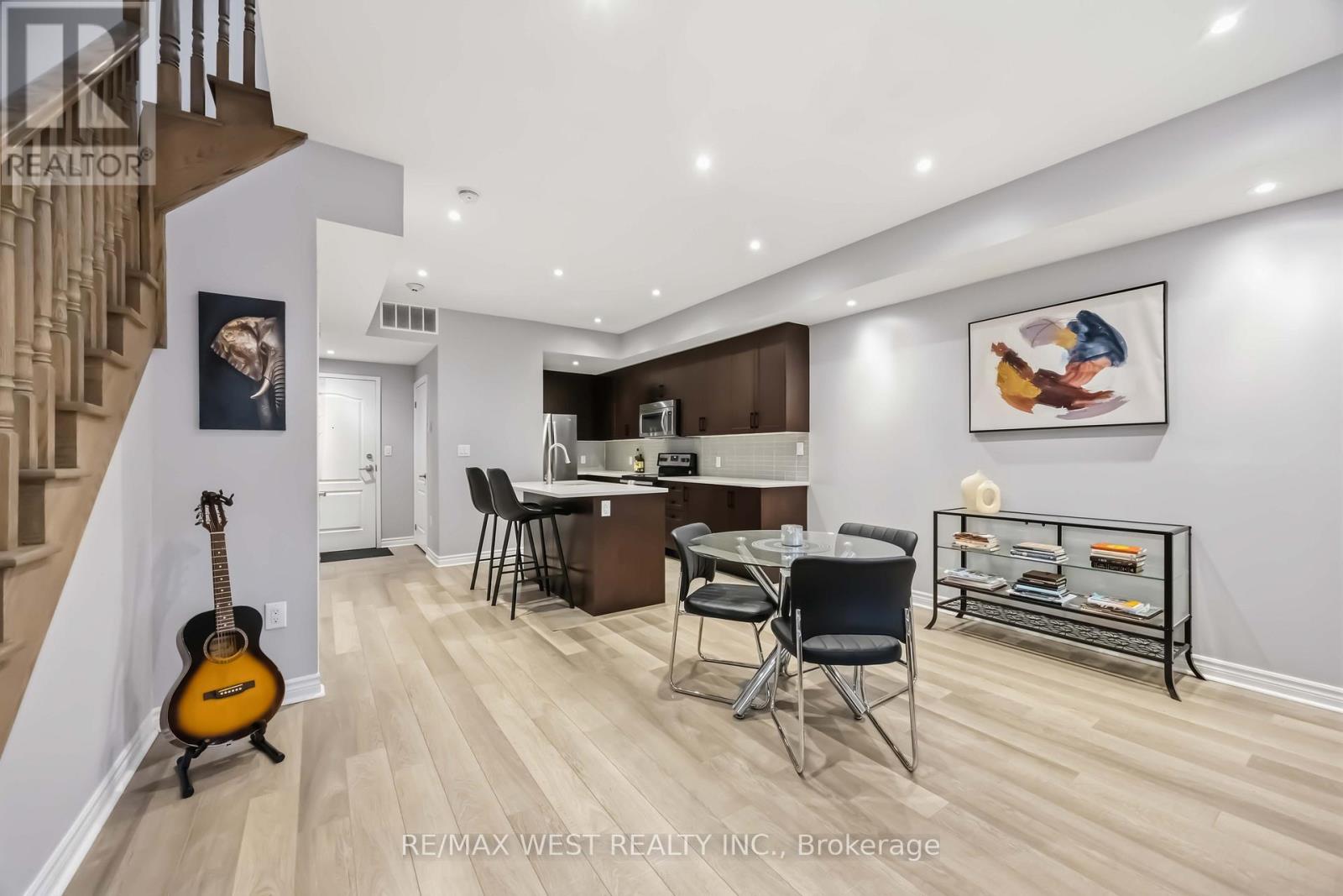 #32 3905 MAJOR MACKENZIE DRIVE - 6