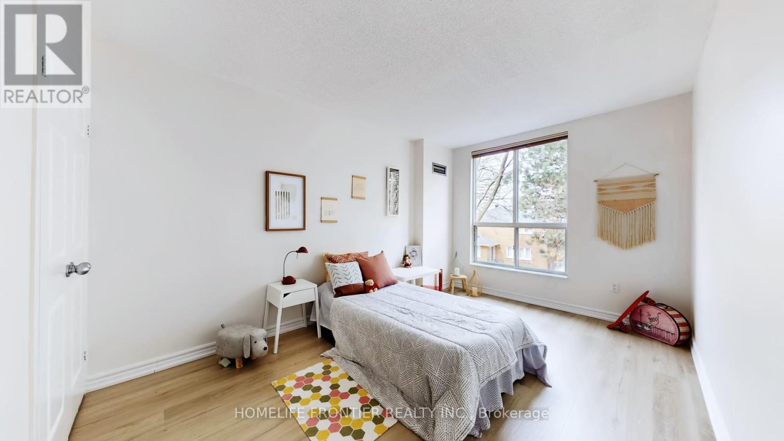 #306 9 CHALMERS ROAD - 15