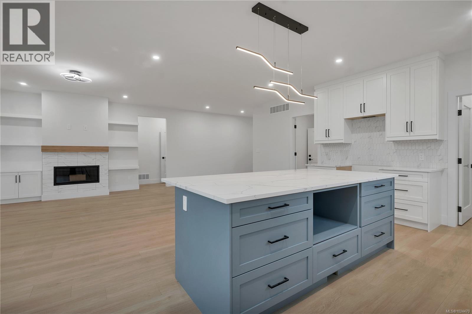 713 BEAVER CREEK BLVD - 8