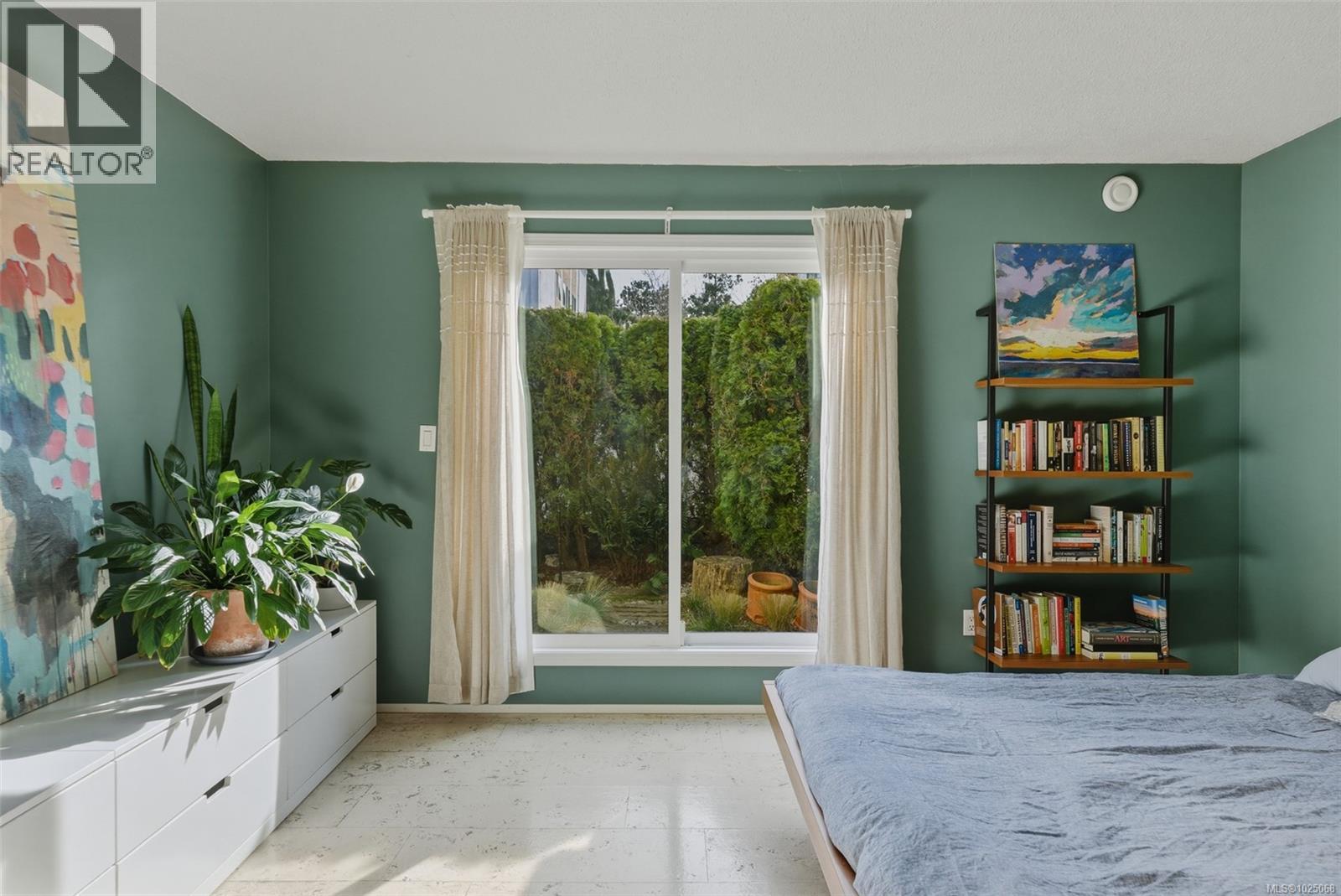 #104 1166 Rockland Ave - 12