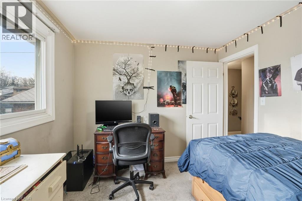 65 ROLSTON Drive - 22