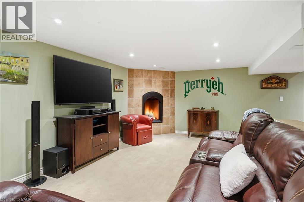 65 ROLSTON Drive - 33