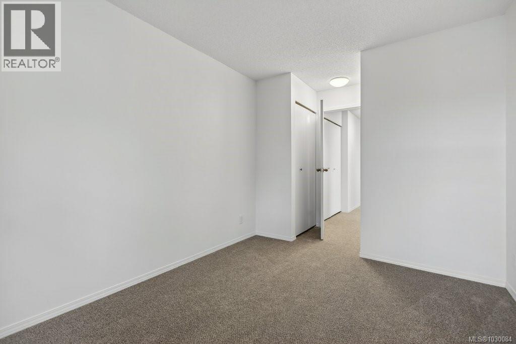 #312 585 DOGWOOD ST S - 28