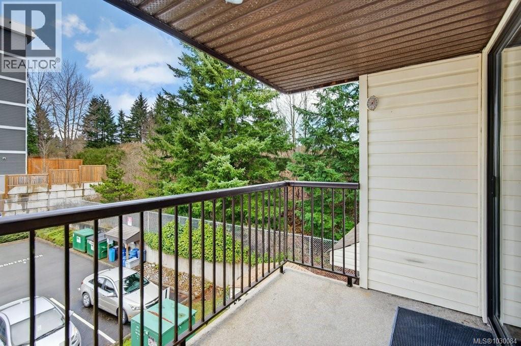 #312 585 DOGWOOD ST S - 33