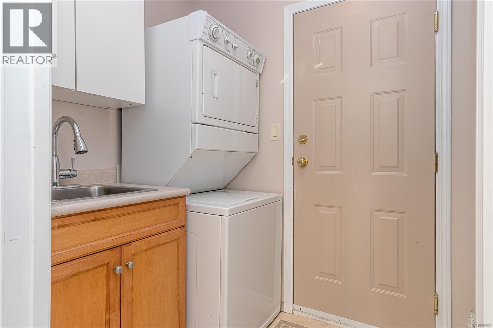 355 CLARKSON PL - 24