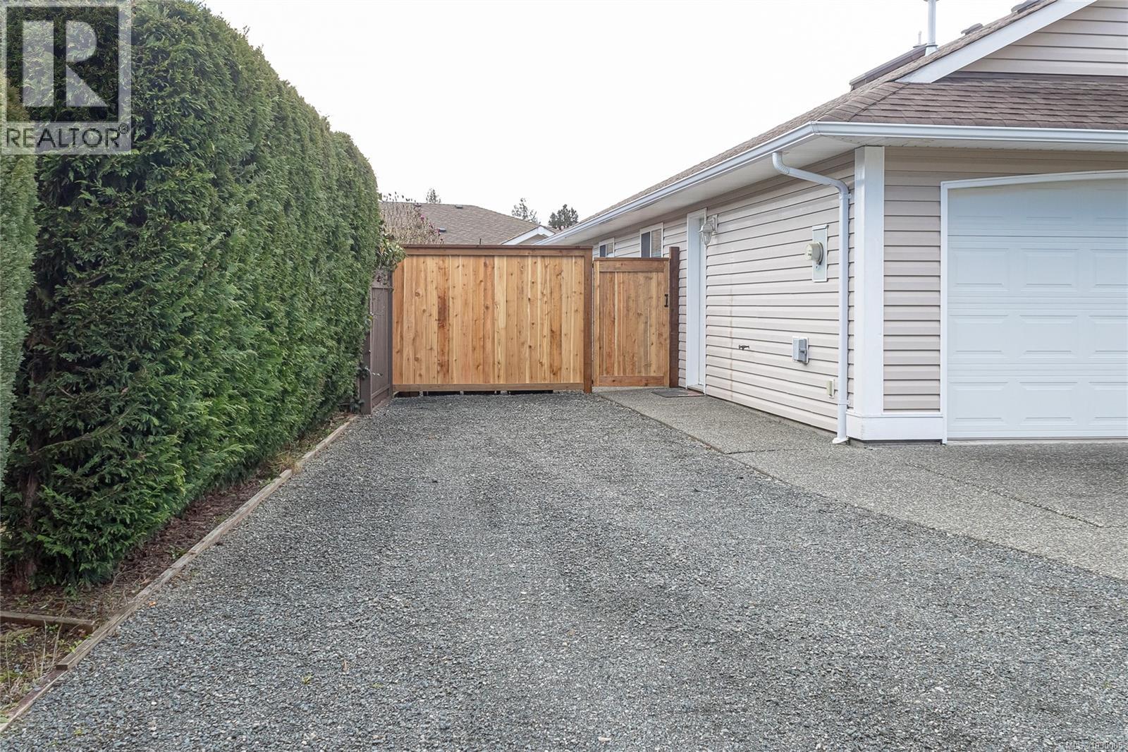 355 CLARKSON PL - 37