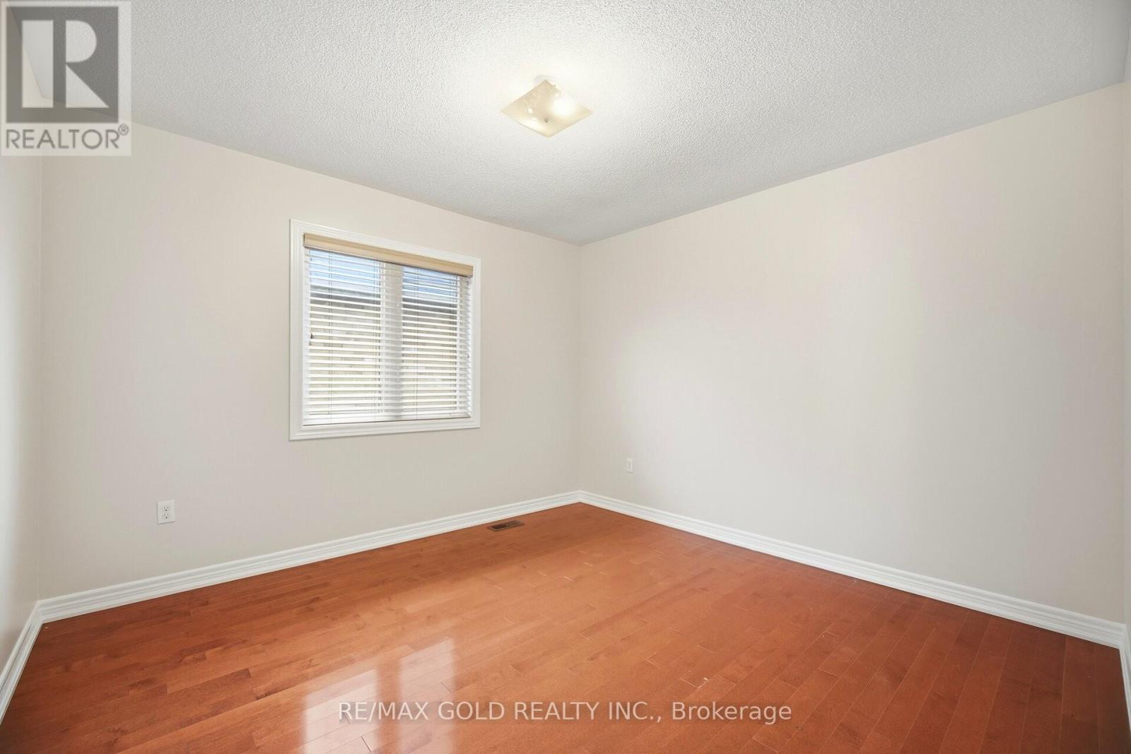 27 DRUMMONDVILLE DRIVE - 20