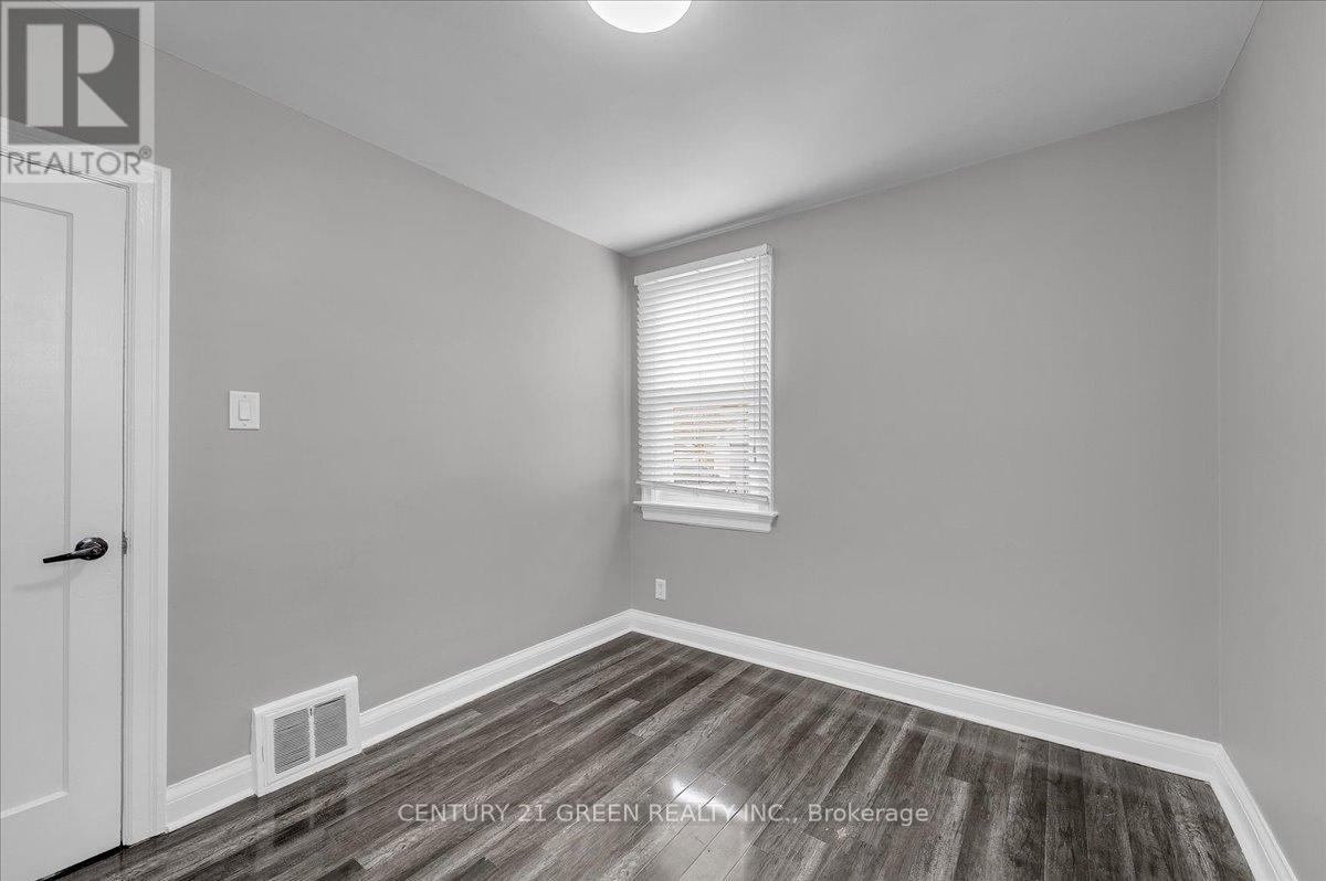 32 BEECH STREET - 22