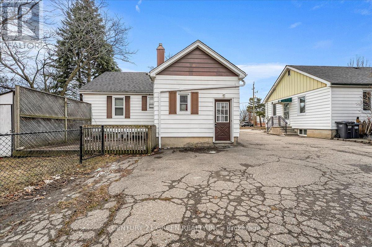 32 BEECH STREET - 43