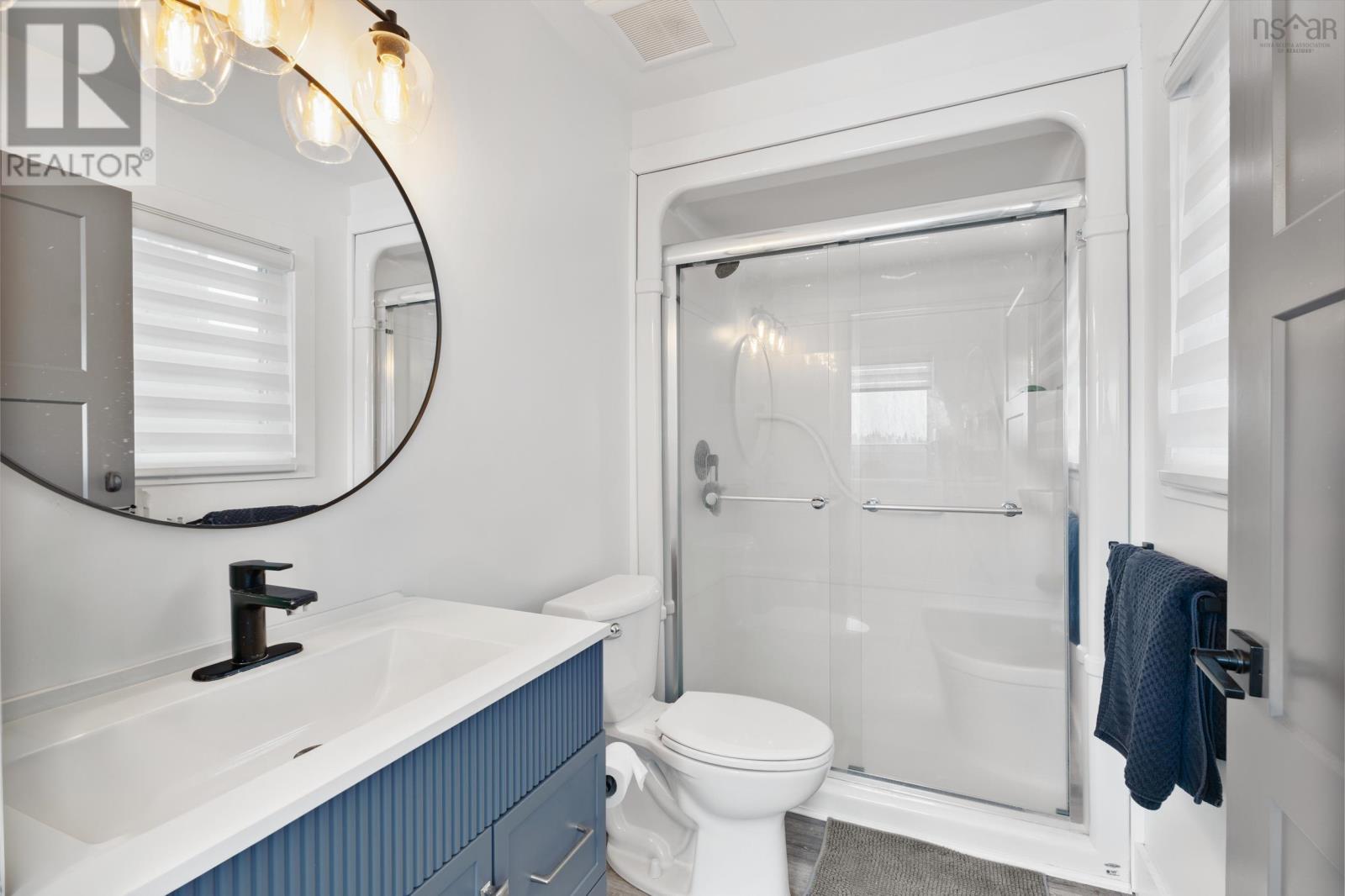 Property 14 of 52 of 15 Shore Road