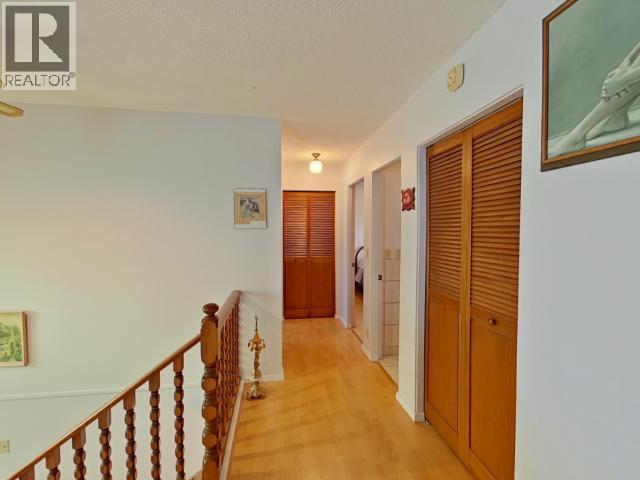 3284 CARIBOO AVE - 19