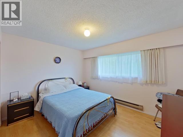 3284 CARIBOO AVE - 23