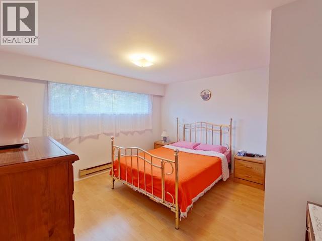 3284 CARIBOO AVE - 25