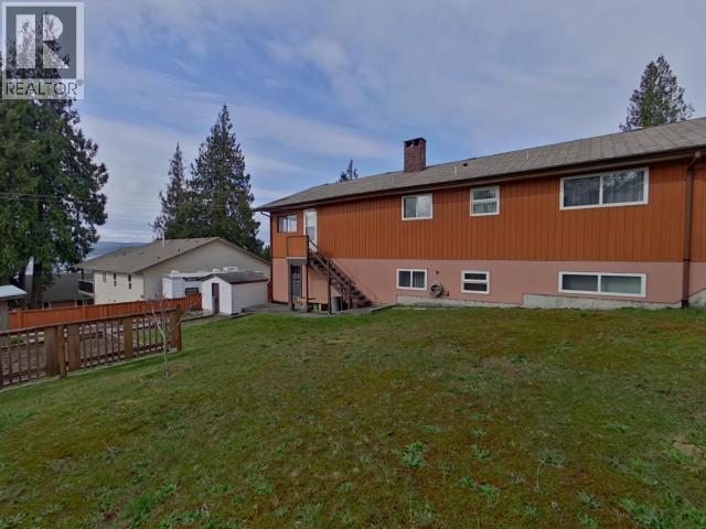 3284 CARIBOO AVE - 36