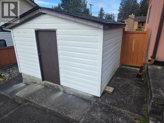 3284 CARIBOO AVE - 39