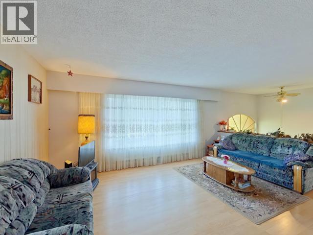 3284 CARIBOO AVE - 7