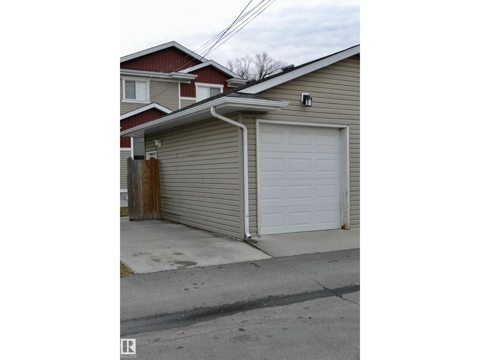 8950 81 AV NW, Edmonton